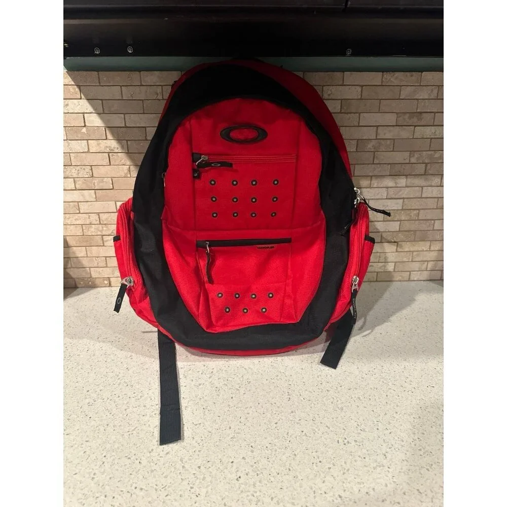 Oakley y2k deadstock red assault backpack  ‎ Rare